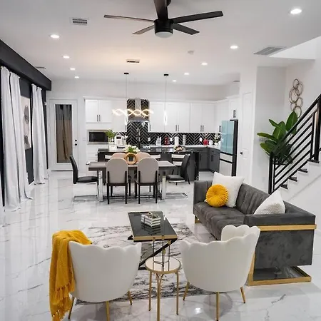 Houston Up Scale Abode Villa